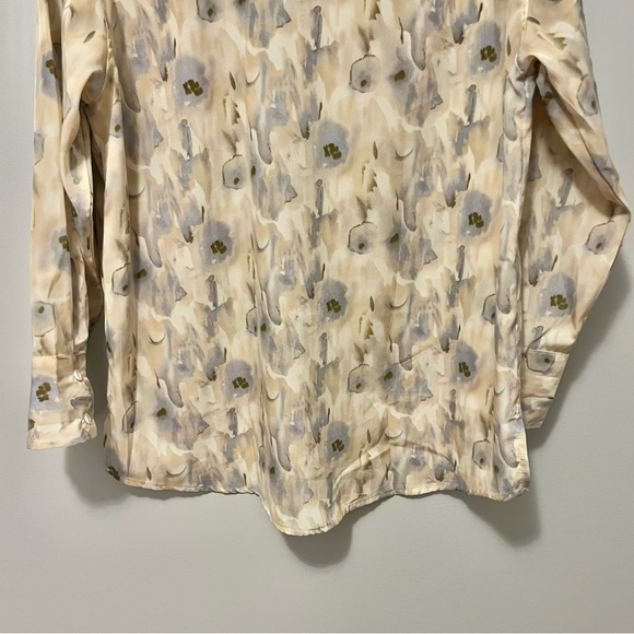 DAZY paint-like cream lavender button-down silky blouse - Picture 12 of 15